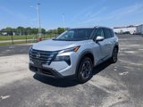 Used 2024 Nissan Rogue SV image 3
