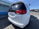 Used 2020 Chrysler Pacifica Limited image 3