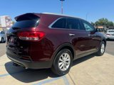 Used 2017 Kia Sorento LX w/ LX Convenience Package image 5
