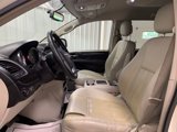 Used 2013 Chrysler Town & Country Touring image 4