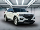 Used 2022 Ford Explorer XLT w/ Equipment Group 202A image 2