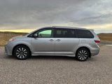 Used 2018 Toyota Sienna LE image 2