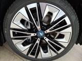 New 2025 BMW i5 xDrive40 w/ Premium Package image 5