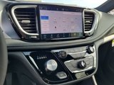 New 2025 Chrysler Pacifica Limited image 6