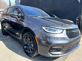 Used 2022 Chrysler Pacifica Limited w/ Uconnect Theater Family Group image 3
