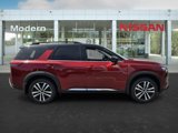 New 2025 Nissan Pathfinder Platinum image 3