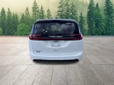 New 2025 Chrysler Pacifica Select image 4