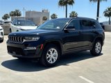 Used 2023 Jeep Grand Cherokee Limited w/ Luxury Tech Group II image 3