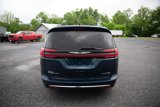 Used 2023 Chrysler Pacifica Limited image 4
