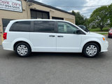 Used 2019 Dodge Grand Caravan SE w/ UConnect Hands-Free Group image 2