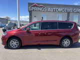 Used 2023 Chrysler Pacifica Touring-L image 2