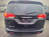 Used 2017 Chrysler Pacifica Touring image 5