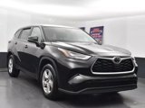 Used 2023 Toyota Highlander L image 2