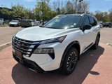 Used 2025 Nissan Rogue Platinum image 1