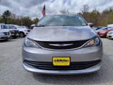 Used 2017 Chrysler Pacifica LX image 3