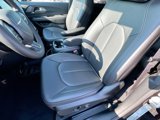 New 2026 Chrysler Pacifica Select image 3