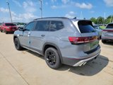 New 2025 Volkswagen Atlas Peak Edition SE image 5