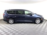 Used 2020 Chrysler Pacifica Touring-L image 5