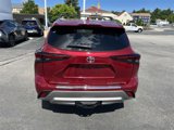 New 2025 Toyota Highlander Platinum image 4