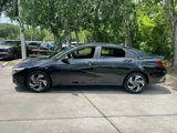 Used 2025 Hyundai Elantra Sport image 2