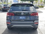 Certified 2022 Volkswagen Taos SE w/ Panoramic Sunroof Package image 4