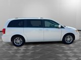 Used 2018 Dodge Grand Caravan SXT image 2