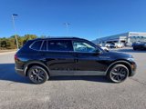 Used 2024 Volkswagen Tiguan SE image 3