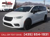 New 2025 Chrysler Pacifica Limited w/ Uconnect Theater Family Group image 4