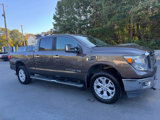 Used 2017 Nissan Titan SV image 2