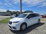 New 2025 Chrysler Pacifica Select image 2