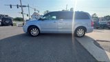 Used 2012 Chrysler Town & Country Touring-L w/ Driver Convenience Group image 4
