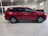 Used 2019 Nissan Pathfinder SV image 2