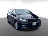 Used 2024 Chrysler Pacifica Touring-L image 3