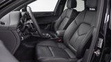 Certified 2025 Porsche Macan image 5