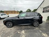 Used 2025 BMW X5 xDrive40i w/ M Sport Package image 2