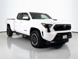 Used 2024 Toyota Tacoma TRD Sport image 3