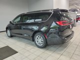 New 2025 Chrysler Pacifica Select image 4