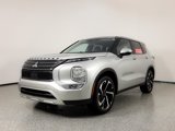 Used 2024 Mitsubishi Outlander SE image 3