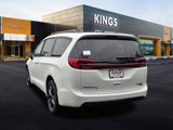 New 2025 Chrysler Pacifica Limited image 4
