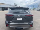 New 2025 Toyota Highlander Platinum image 5