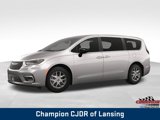 New 2025 Chrysler Pacifica Select image 2