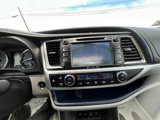 Used 2016 Toyota Highlander XLE image 3