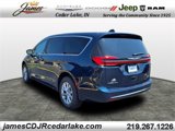 New 2025 Chrysler Pacifica Select image 3