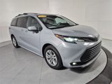 Certified 2022 Toyota Sienna XLE Woodland Edition image 2