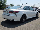Used 2023 Toyota Camry SE image 5