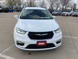 Certified 2022 Chrysler Pacifica Touring-L image 2