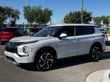 Used 2024 Mitsubishi Outlander SE image 2