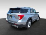 Used 2023 Ford Explorer Limited image 3