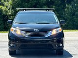 Used 2017 Toyota Sienna XLE Premium image 2