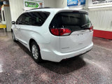 Used 2019 Chrysler Pacifica Touring-L image 5